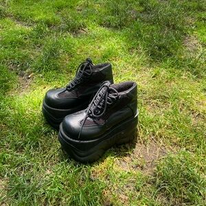 Demonias size 8